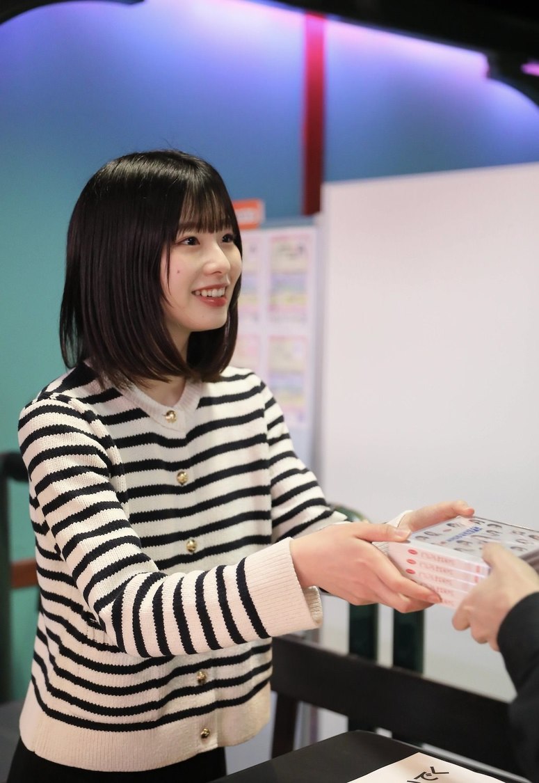 ＜AKB48 61stシングル「どうしても君が好きだ」発売記念【AKB48劇場】CDお渡し会＞AKB48劇場（2023年4月26日／©️AKB48）