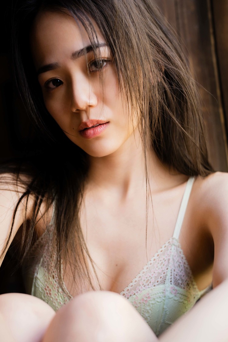 倉田ヨーコ デジタル写真集『NOW ON AIR!』より