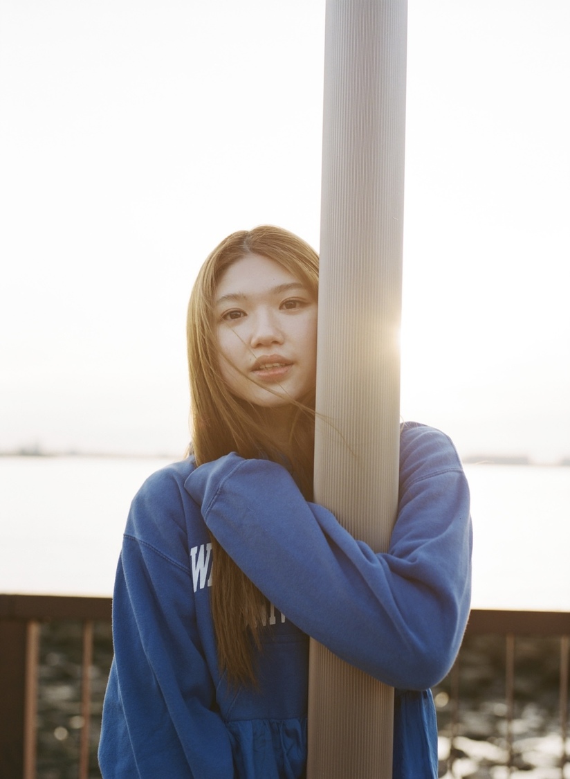 アンジュルム 竹内朱莉 写真集『roundabout』掲載カット