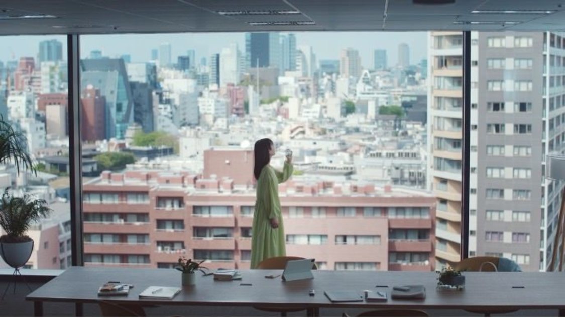 「い・ろ・は・す ごくごく自然に未来を変える水」