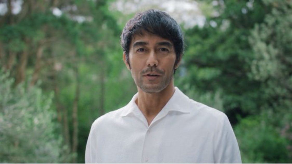 「い・ろ・は・す ごくごく自然に未来を変える水 阿部寛篇」