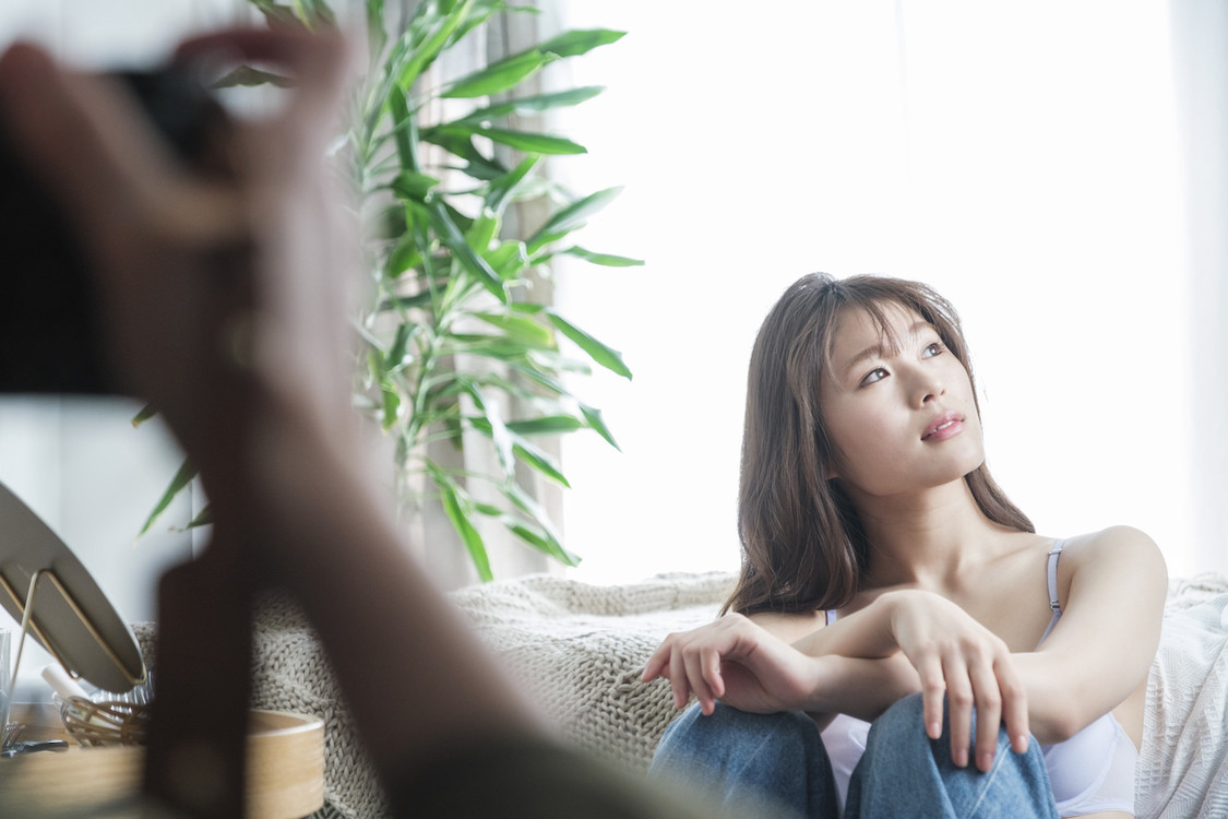 渋谷凪咲「マッチミーブラ」CMメイキングカット