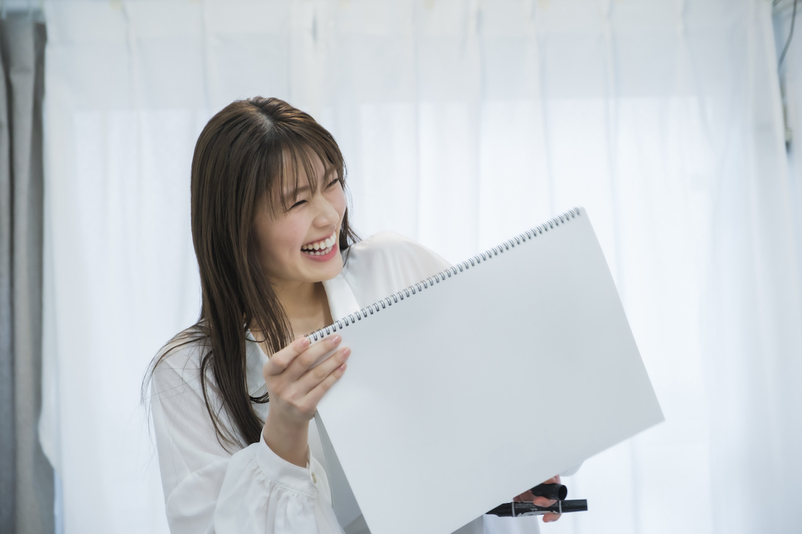 渋谷凪咲「マッチミーブラ」CMメイキングカット