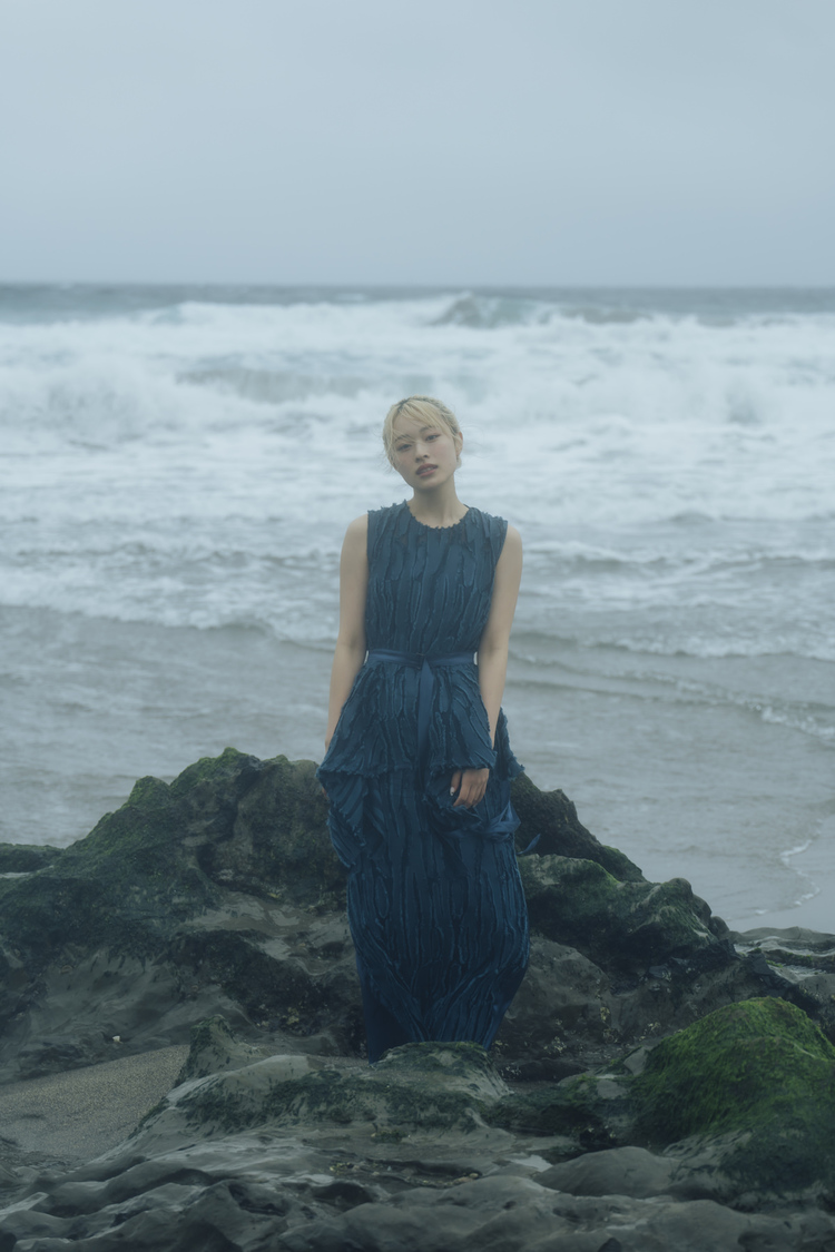 美月『blt graph.vol.90』（東京ニュース通信社刊／撮影：横山マサト）