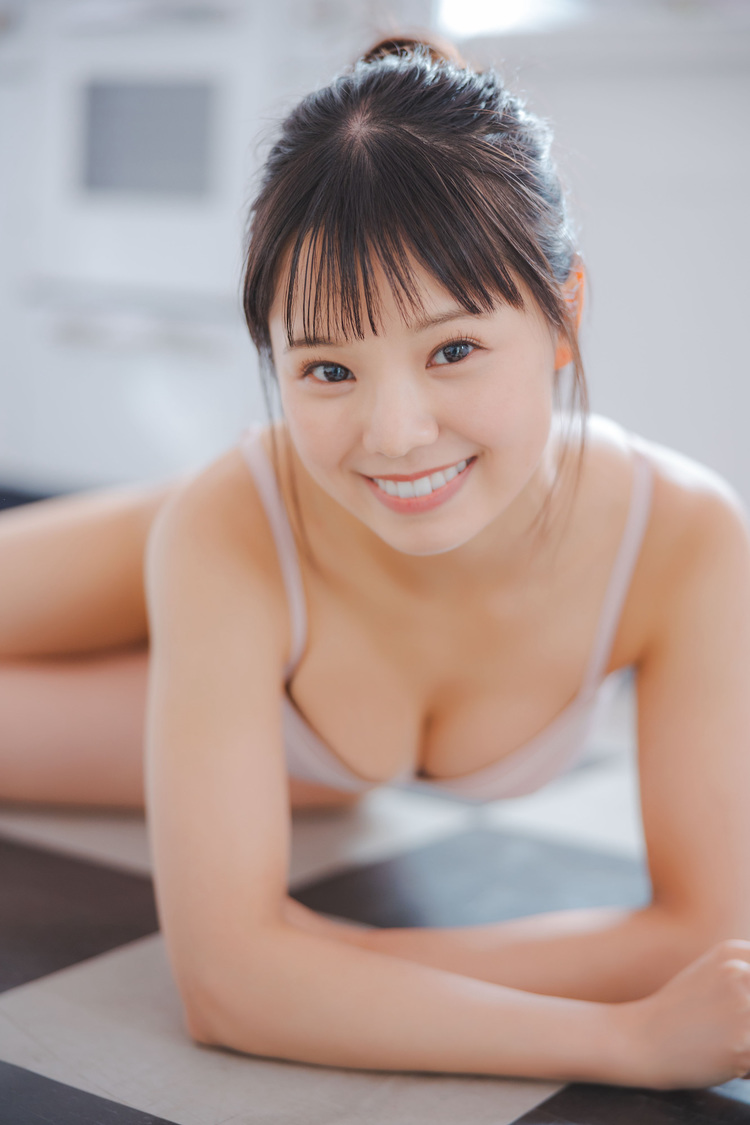 遥りさ『週刊プレイボーイ』アザーカット（©鈴木ゴータ／週刊プレイボーイ）