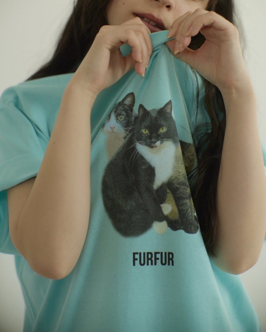 『FURFUR×上國料萌衣』トリプルキャットフォトTシャツ
