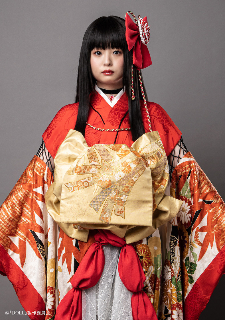 ミコト／西葉瑞希（©玉梨ネコ・TOブックス／©『DOLL』製作委員会）