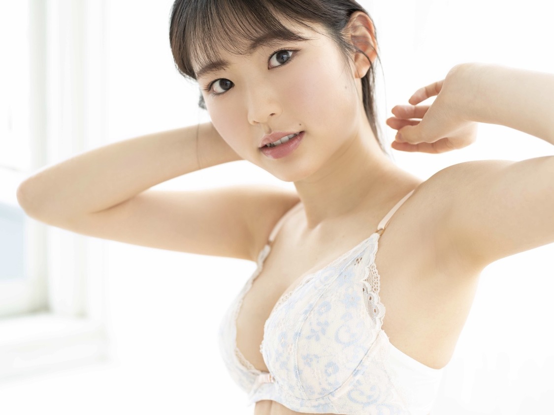 八伏紗世『ゼロイチバイト.com ビジュアルブック』（徳間書店）アザーカット（撮影：佐賀章広）