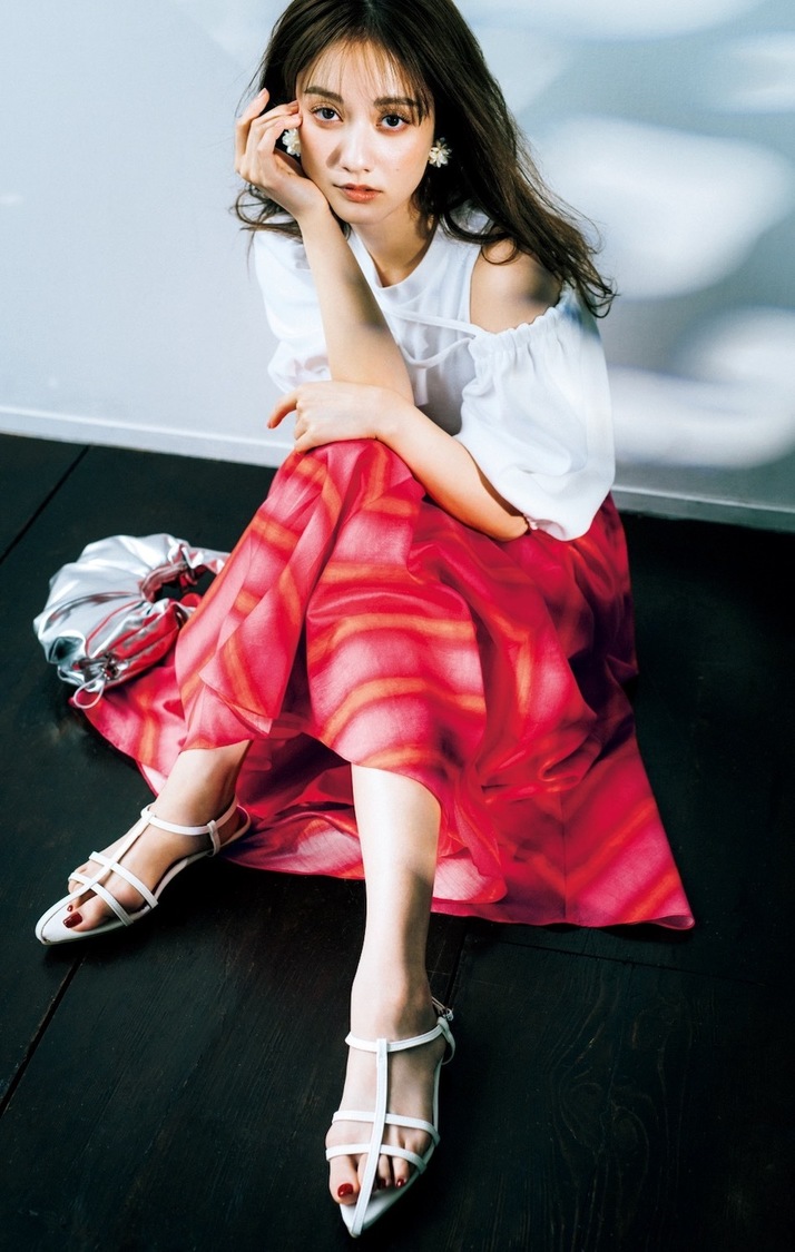 谷まりあ『andGIRL』夏号より