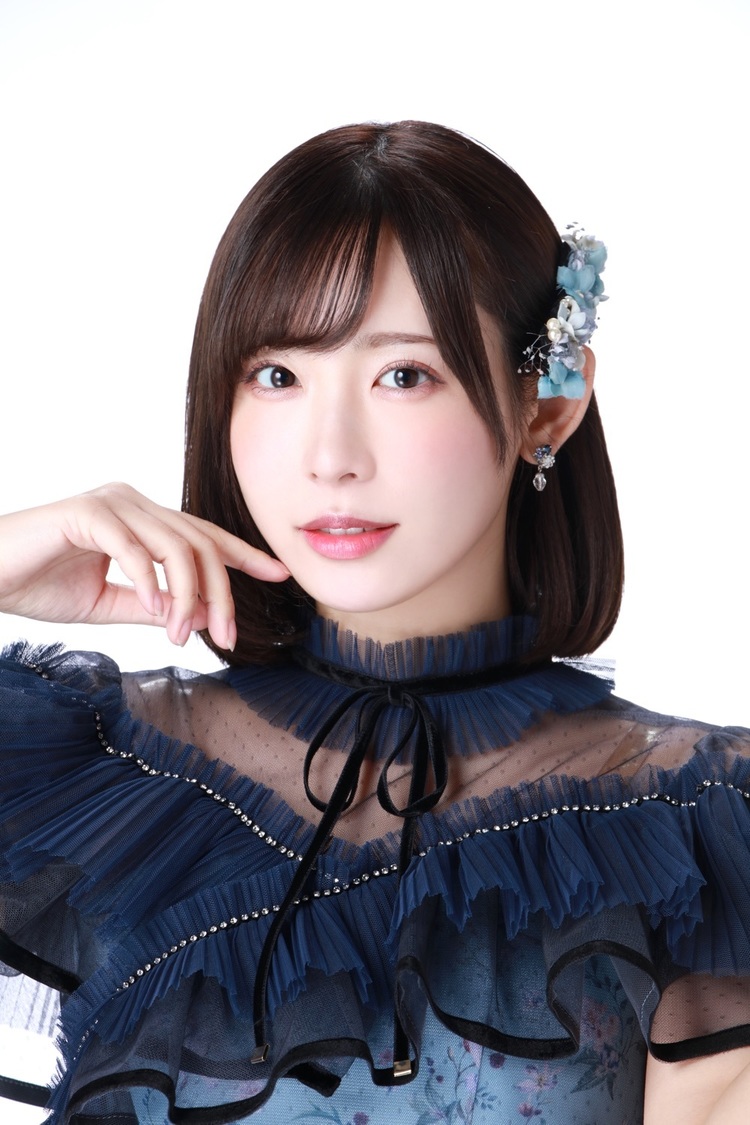 水湊みお（Ⓒ01familia）