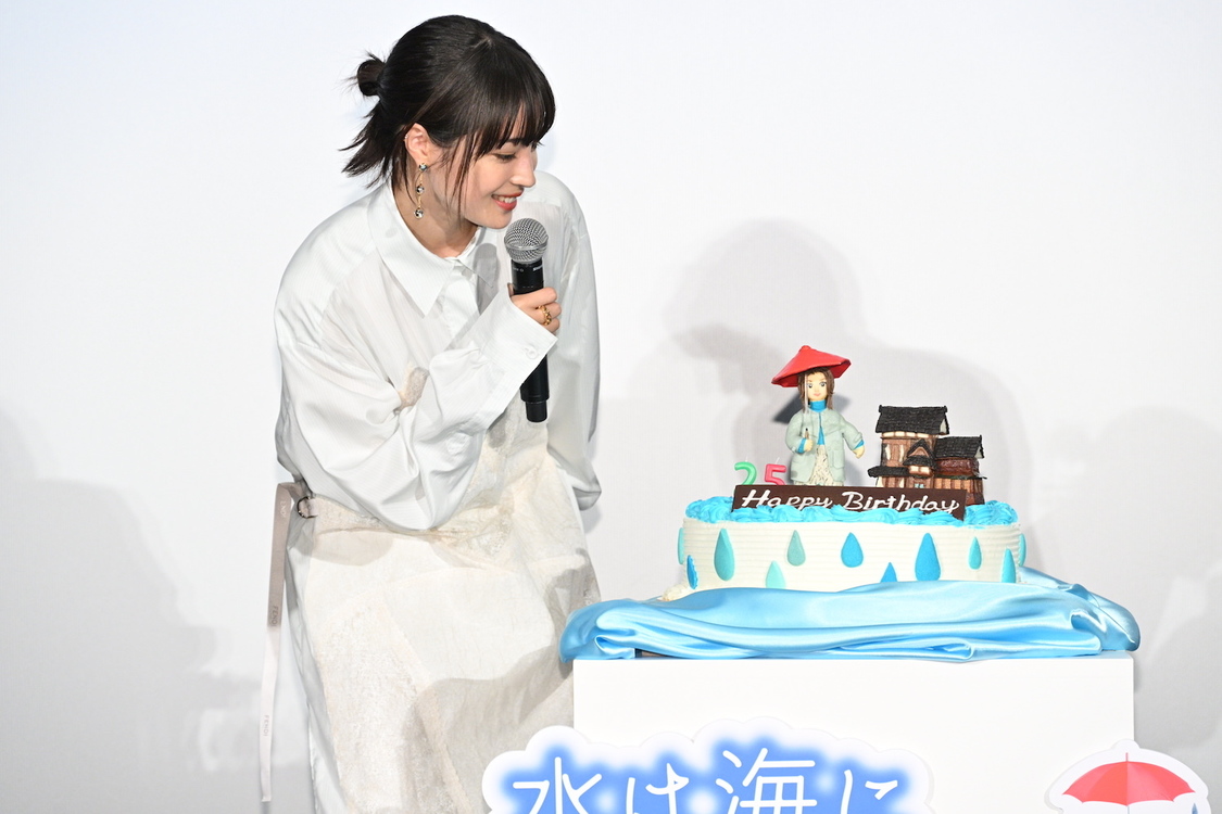 ＜映画『水は海に向かって流れる』公開記念舞台挨拶＜（2023年6月10日／©2023映画「水は海に向かって流れる」製作委員会 ©田島列島/講談社）