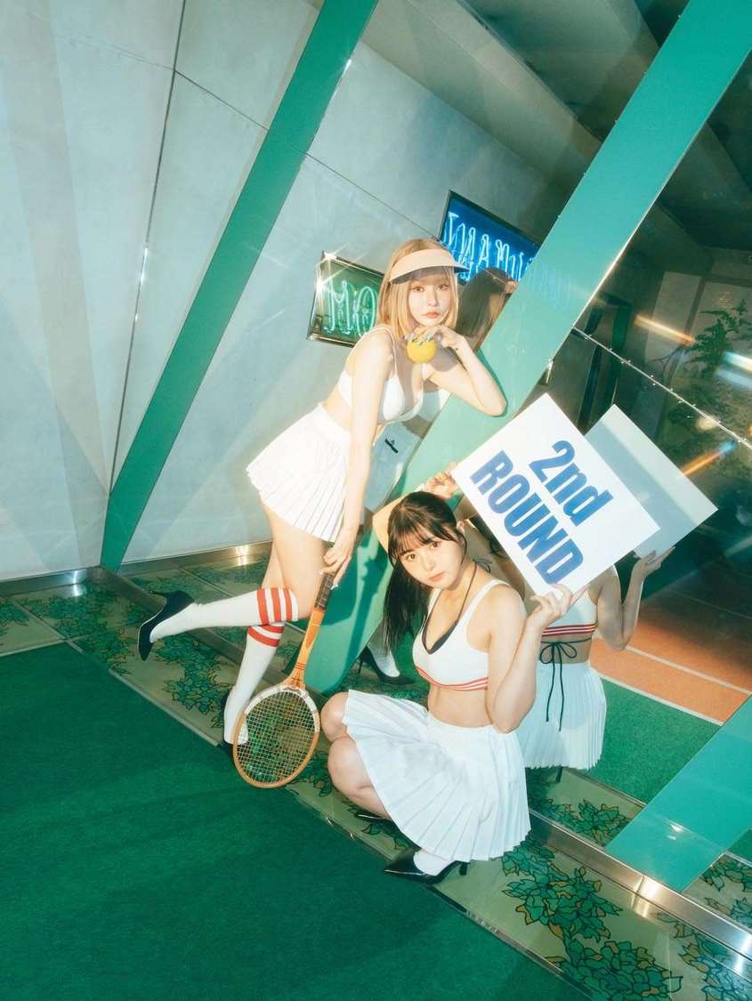 『戦慄かなの×頓知気さきな femme fatale ビジュアルブック』先行カット（©︎KODANSHA）