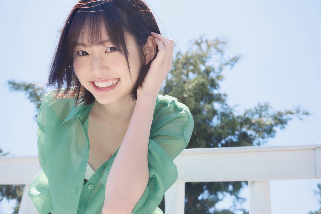 八伏紗世『ヤングアニマル』アザーカット（©️玉井美世子／白泉社、ヘアメイク：塩田結香（JULLY）スタシリスト：工藤沙恵（ミタケイショウ））