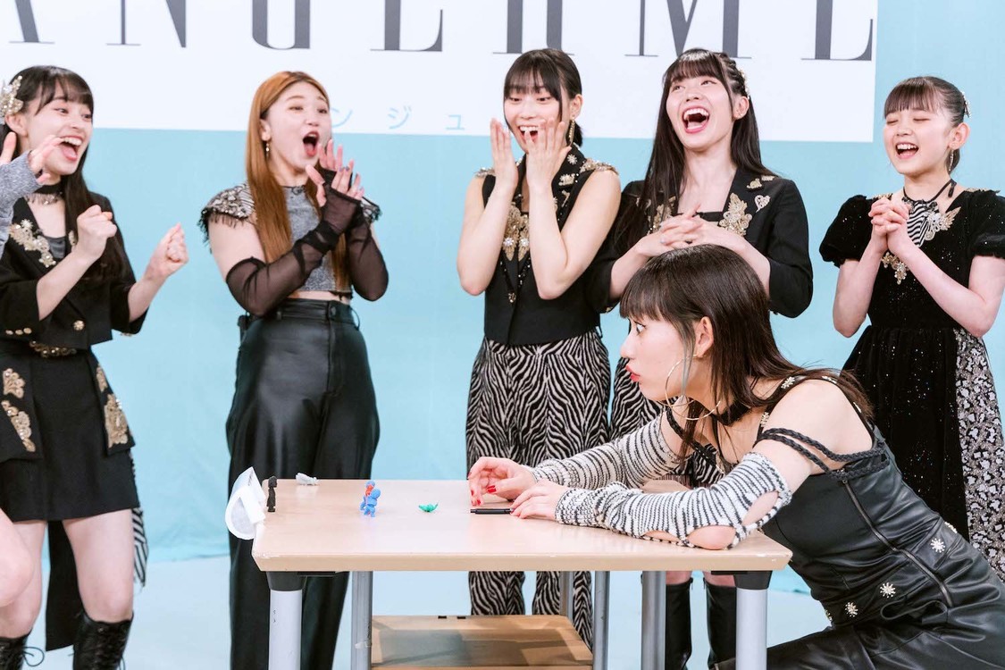 スペースシャワーTV『竹内朱莉卒業直前！アンジュルム 「アイノケダモノ／同窓生」発売記念スペシャル』より