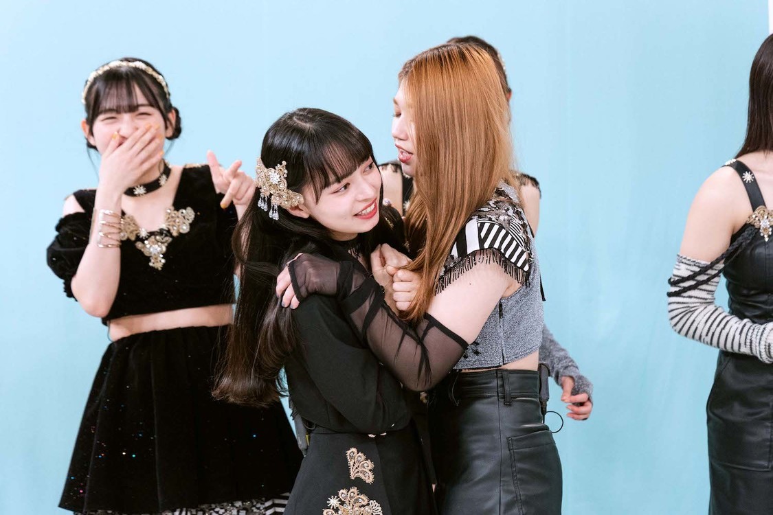 スペースシャワーTV『竹内朱莉卒業直前！アンジュルム 「アイノケダモノ／同窓生」発売記念スペシャル』より