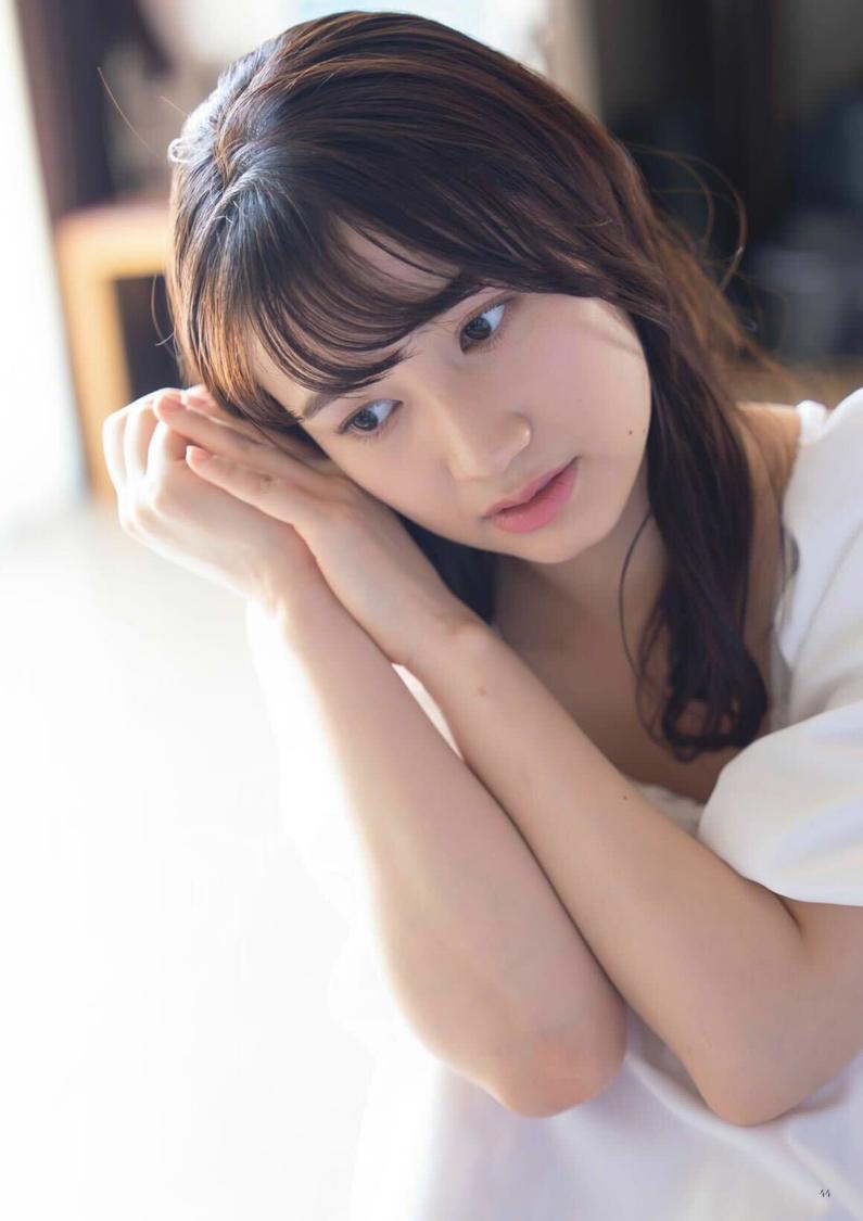 野田心優『デジタル原色美女図鑑　cent.FORCE sprout  現役女子大生キャスター　林 佑香　上村さや香　野田心優　八木梨早』より