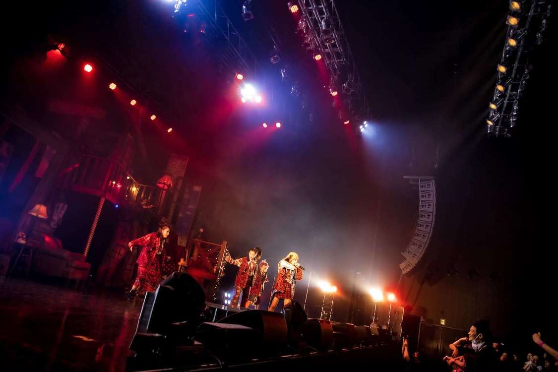 POPPiNG EMO＜9thワンマンライブ“ZEPPiNG EMO”＞KT Zepp Yokohama（2023年6月13日）撮影：SHIBA