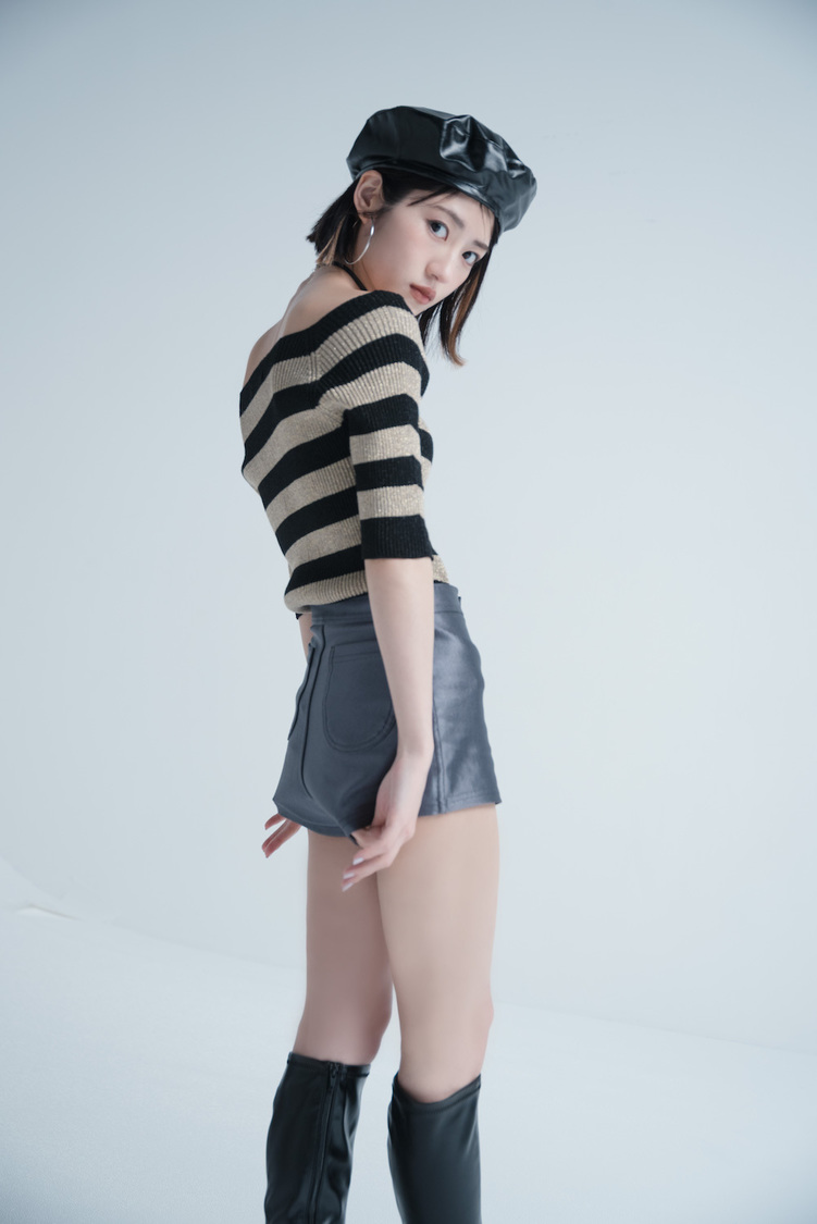 若月佑美 1stフォトエッセイ『履きなれない靴を履き潰すまで』アザーカット