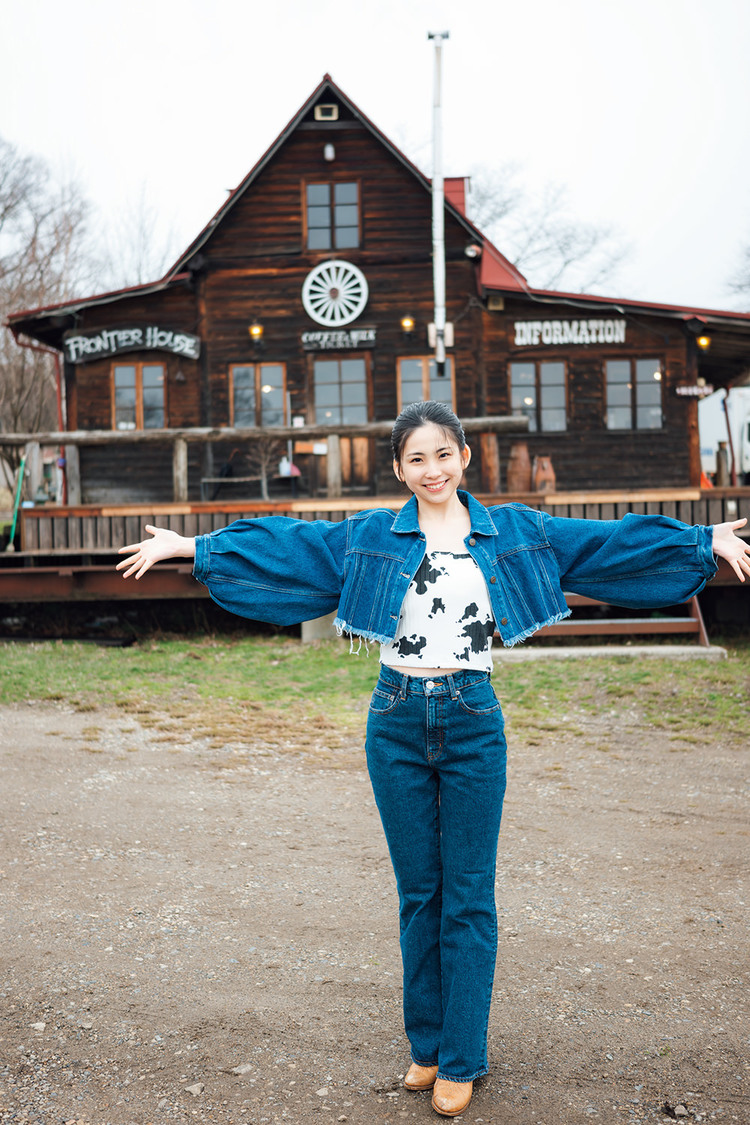 モーニング娘。'23 櫻井梨央写真集『梨央17歳』より