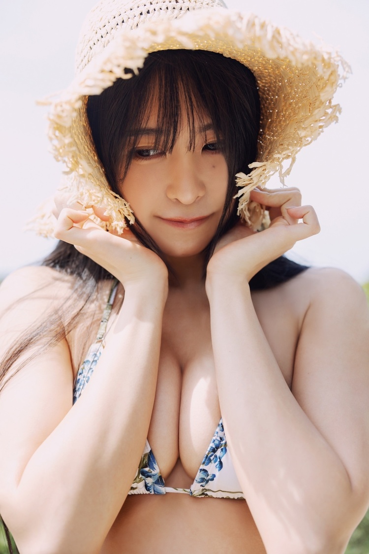 真島なおみ『FRIDAY』6月30日発売号アザーカット（撮影：倉本侑磨）