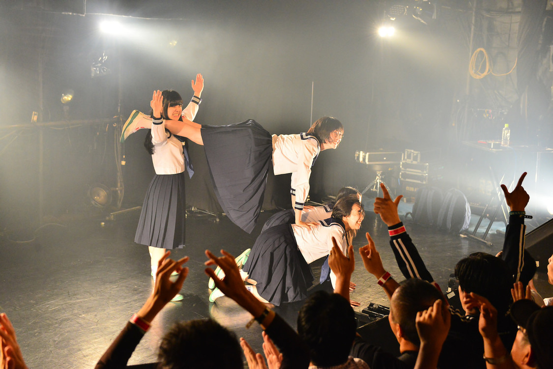 新しい学校のリーダーズ＜YATSUI FESTIVAL! 2019＞｜clubasia（2019年6月15日）／撮影：清水ケンシロウ