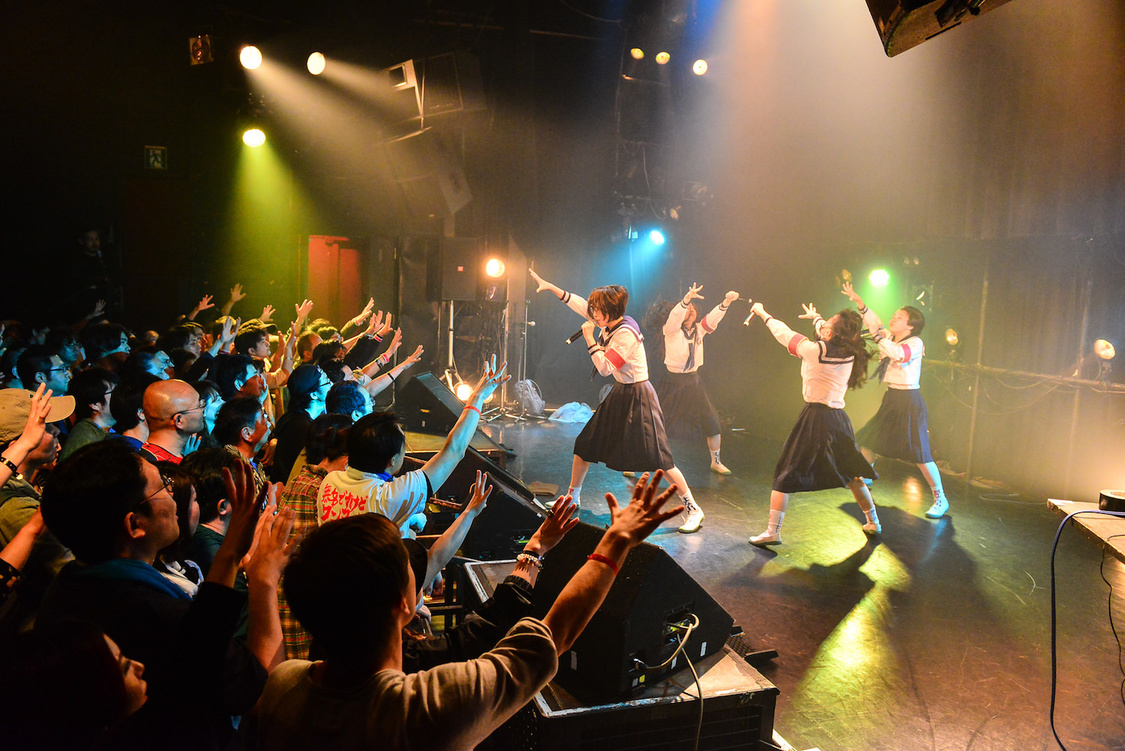 新しい学校のリーダーズ＜YATSUI FESTIVAL! 2019＞｜clubasia（2019年6月15日）／撮影：清水ケンシロウ