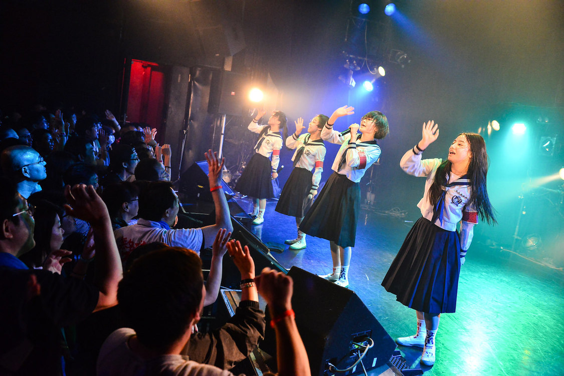 新しい学校のリーダーズ＜YATSUI FESTIVAL! 2019＞｜clubasia（2019年6月15日）／撮影：清水ケンシロウ