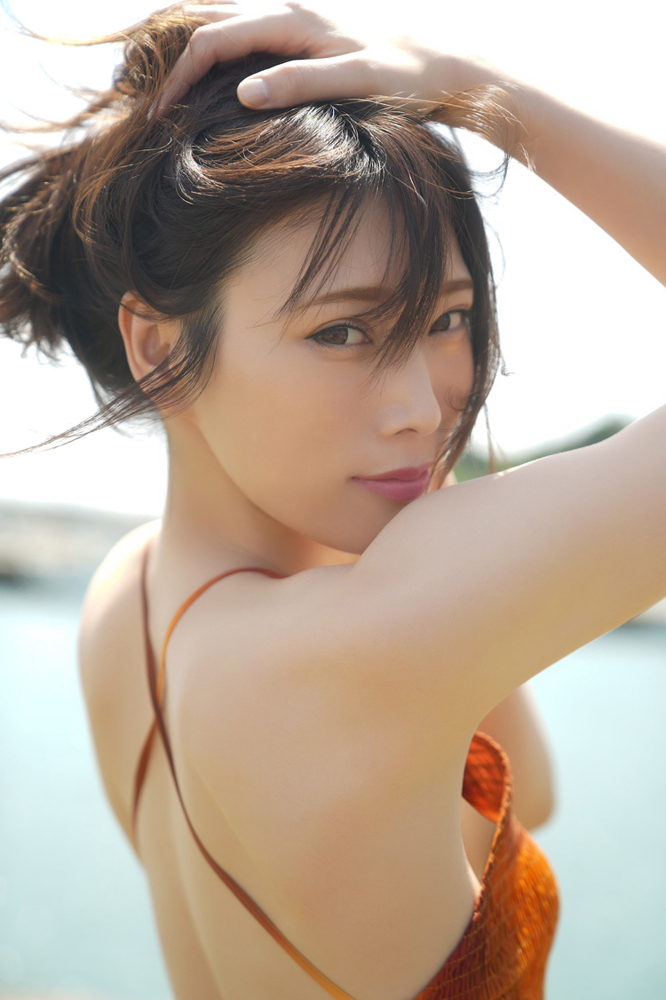 赤井沙希写真集『GRACIA』（撮影：鈴木ゴータ/講談社）