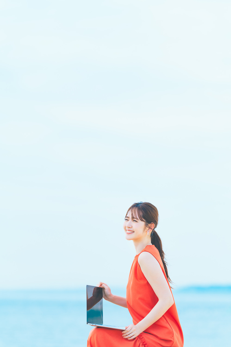 鈴木愛理　SHElikes夏の大型キャンペーン「新しいわたしと副業解禁」