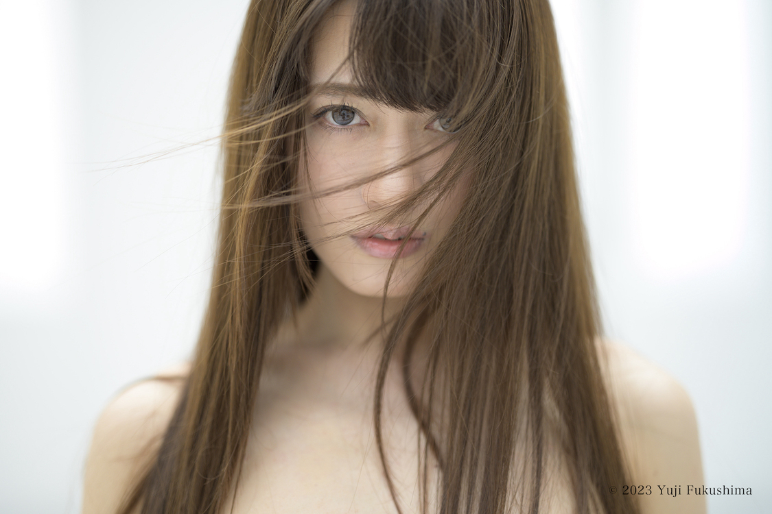 ＜希島あいり×福島裕二写真展 -希跡-＞より