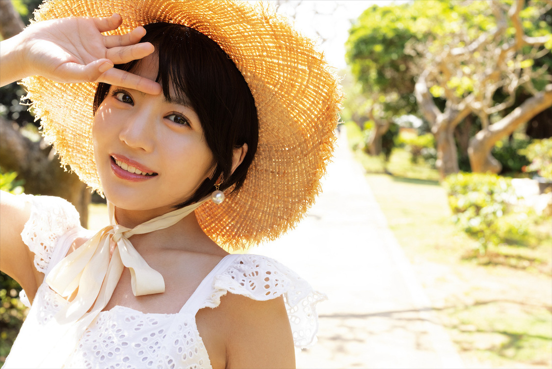 『佐々木萌香ファースト写真集いちばん。』（徳間書店）／ 撮影：中山雅文