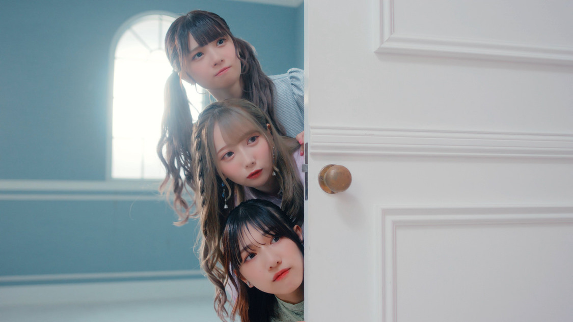 7thシングル「想わせぶりっこ」MVより