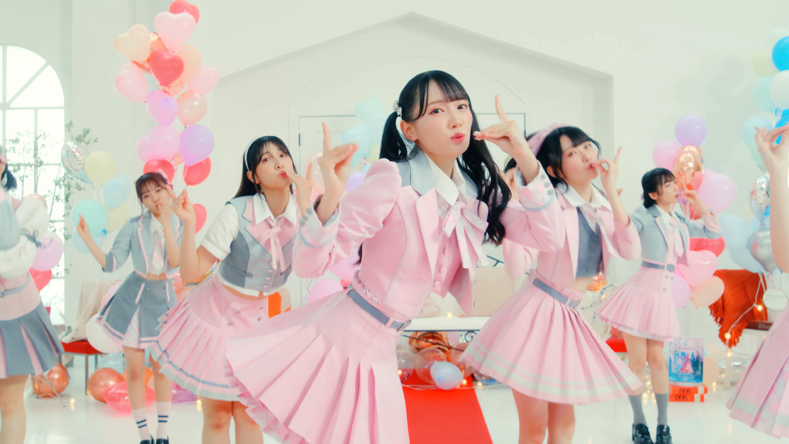 7thシングル「想わせぶりっこ」MVより