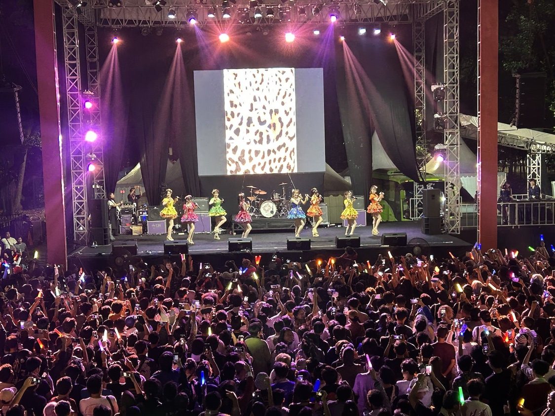 NMB48＜IMPACTNATION JAPANFESTIVAL 2023＞インドネシア・ジャカルタ イストラゲロラカルノ（GBK）スナヤン（2023年7月29日／©Showtitle）