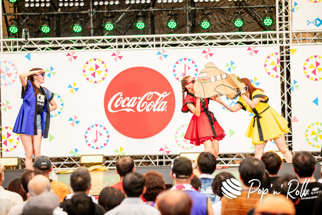 左から、DJ FUJIKI（藤本有紀美／はっちゃけ隊）、ザイアン（安斉奈緒美／はっちゃけ隊）、元さん（森詩織／はっちゃけ隊）＜六本木アイドルフェスティバル2023＞六本木ヒルズアリーナ（2023年7月2日）