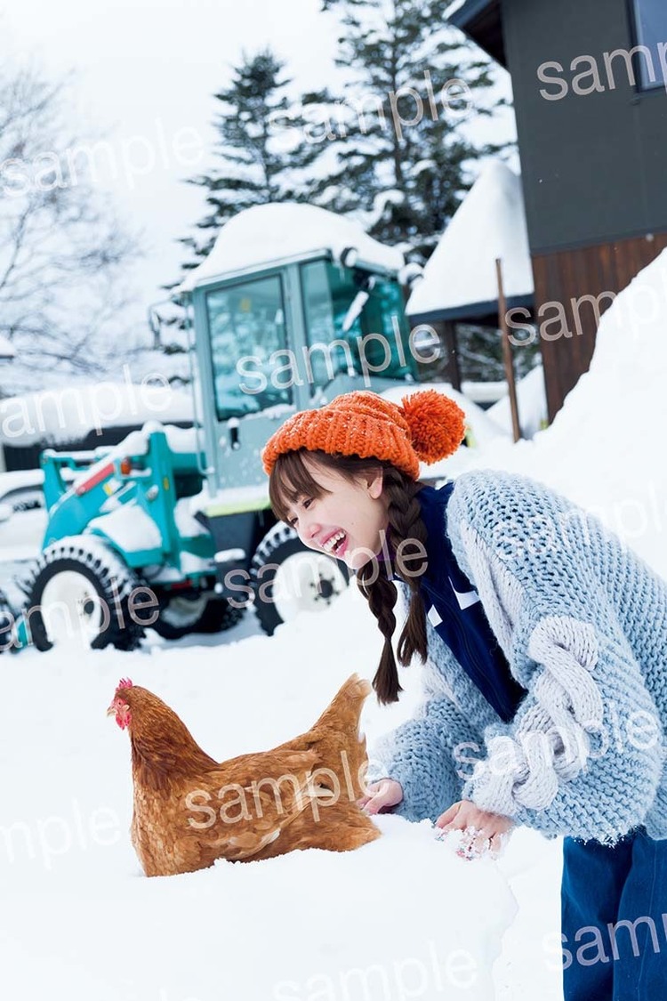 熊崎晴香 1st写真集『表情ガール』特典ポストカード／撮影：Takeo Dec. Dec.（扶桑社刊）