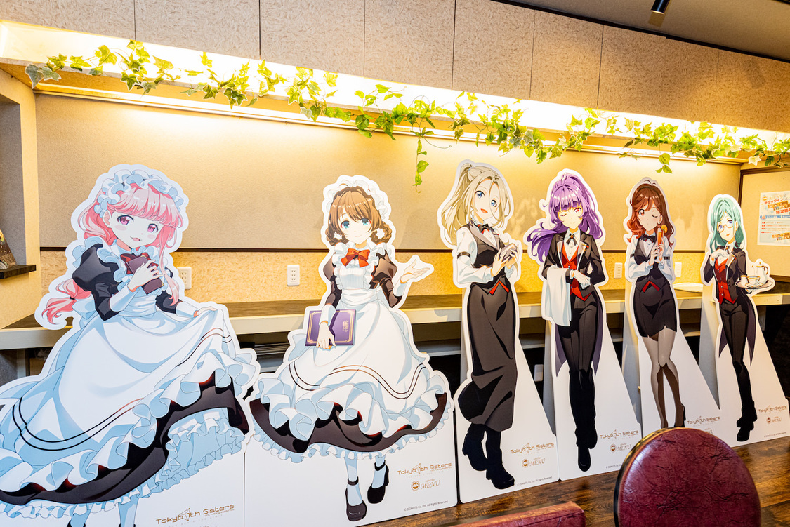 Ci+LUSとCASQUETTE'Sの等身大パネル