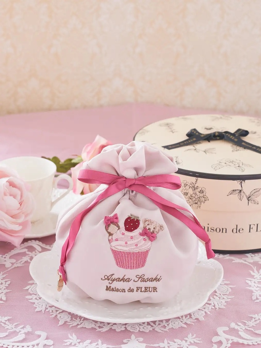 くまさん刺繍巾着