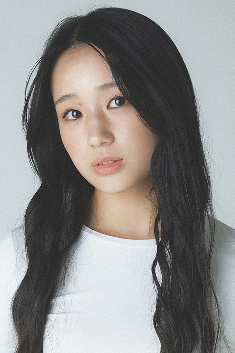 ユユ（©OVERSE）