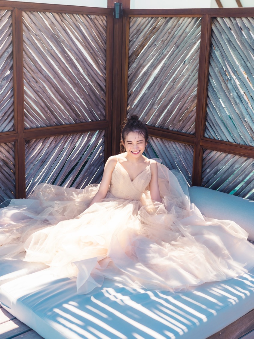 秋元真夏『ゼクシィ海外ウエディング 2023 Autumn&Winter』 アザーカット