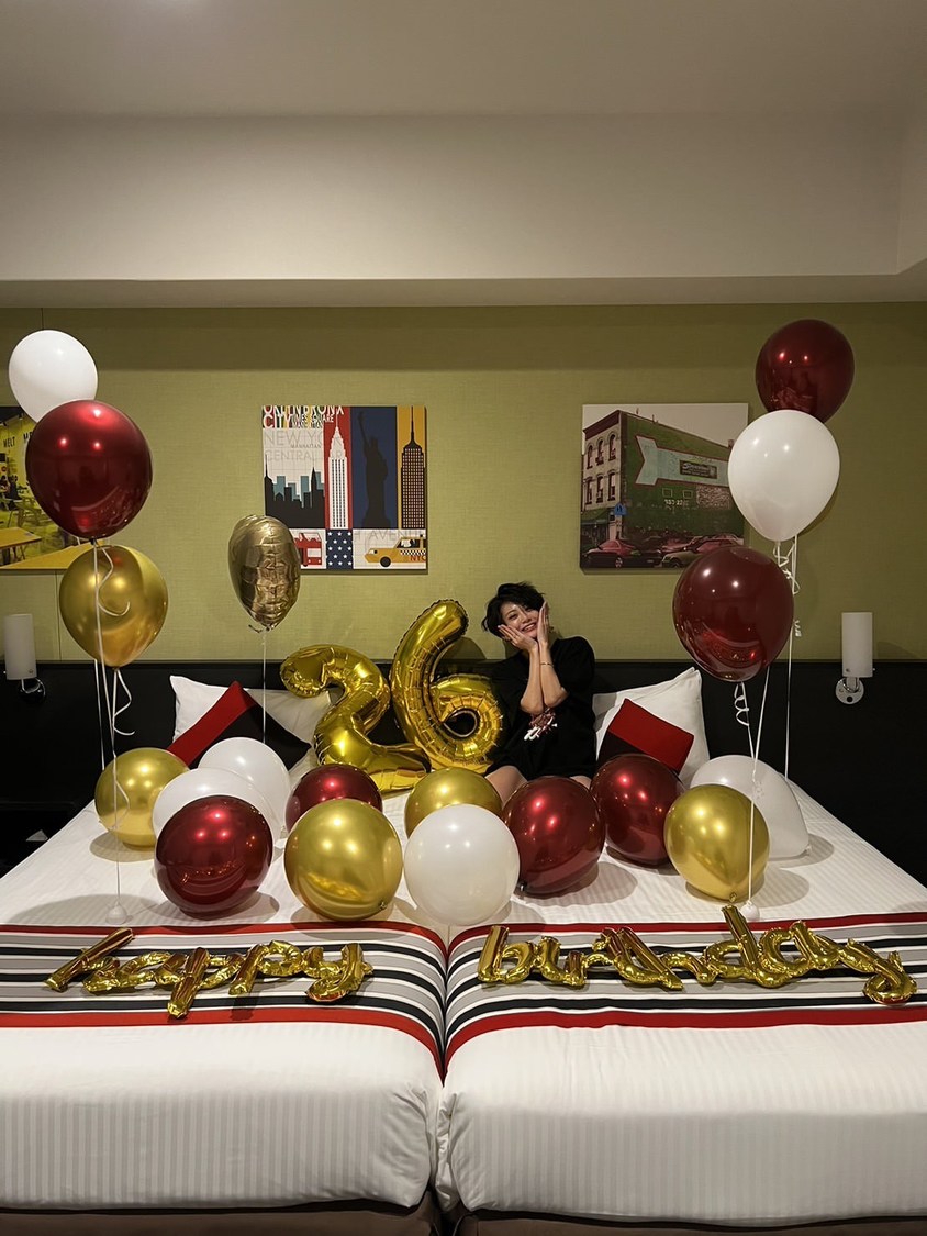 お友達がサプライズで26歳の誕生日をお祝いしてくれました！　今年はケーキを食べられなかったので、ホントに嬉しかった……。