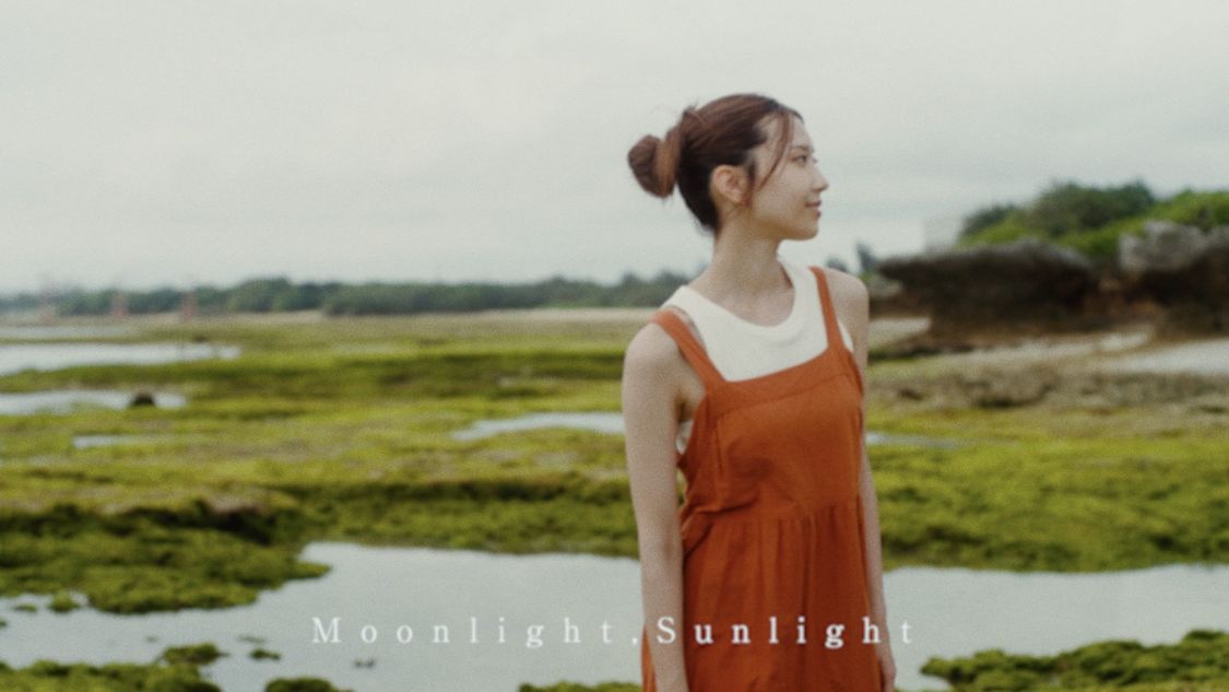 「ExWHYZ / Moonlight, Sunlight【Lyric Video】」より