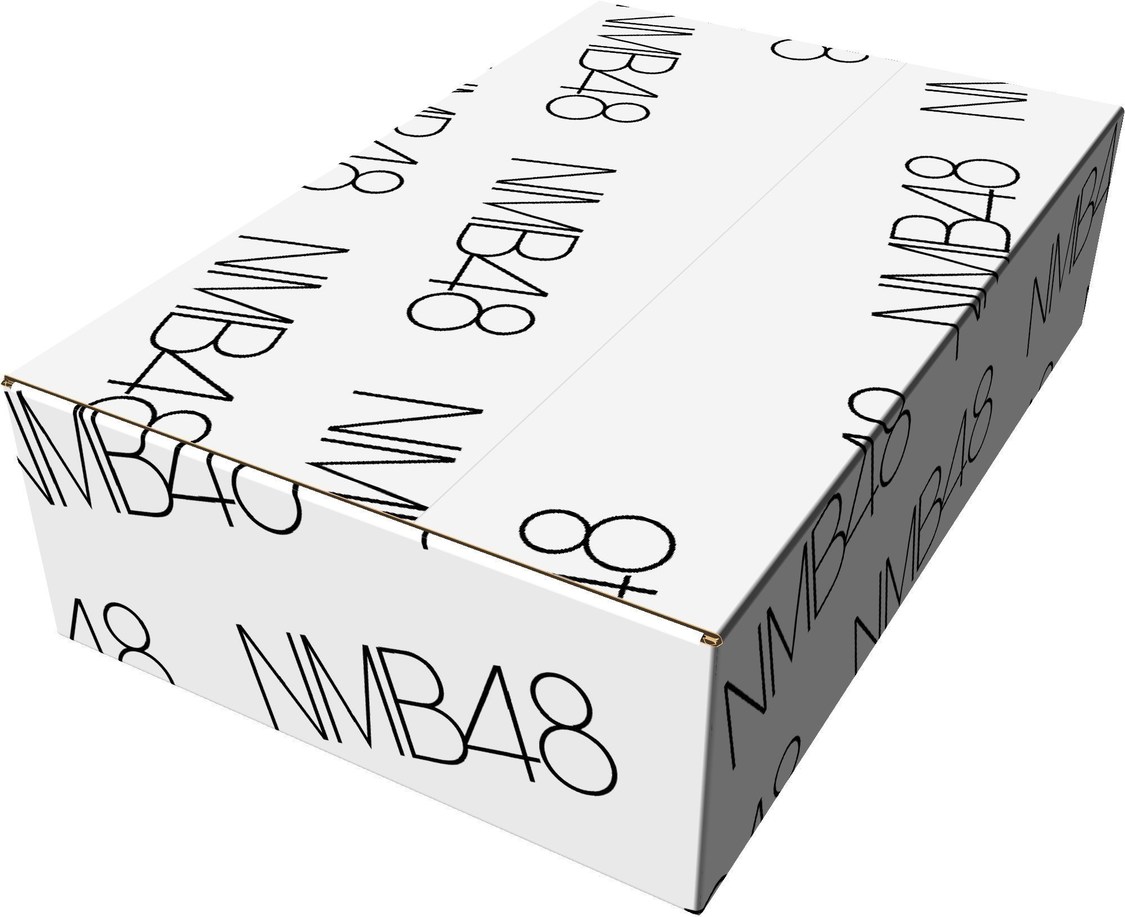 NMB48仕様“スペシャル配送BOX"（© UNIVERSAL MUSIC LLC.）