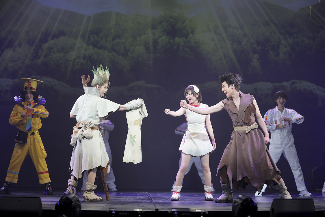 ＜「Dr.STONE」THE STAGE〜SCIENCE WORLD〜＞品川プリンスホテル ステラボール（(C)米スタジオ・Boichi／集英社・ネルケプランニング）