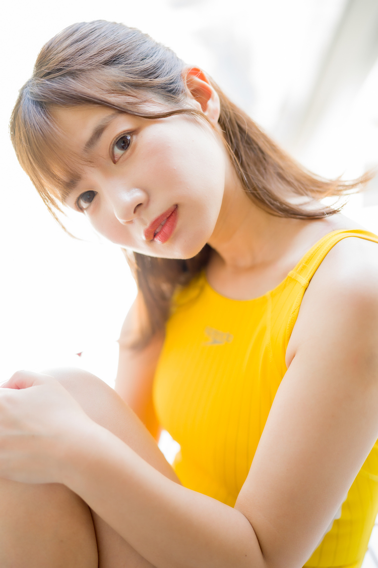 石岡真衣『競泳水着コレクション〜上巻〜』