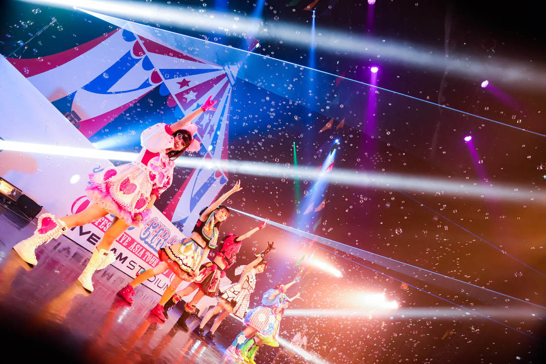FES☆TIVEアジアツアー＜THE CIRCUS／ザ・サーカス＞ファイナル＆6周年記念公演より