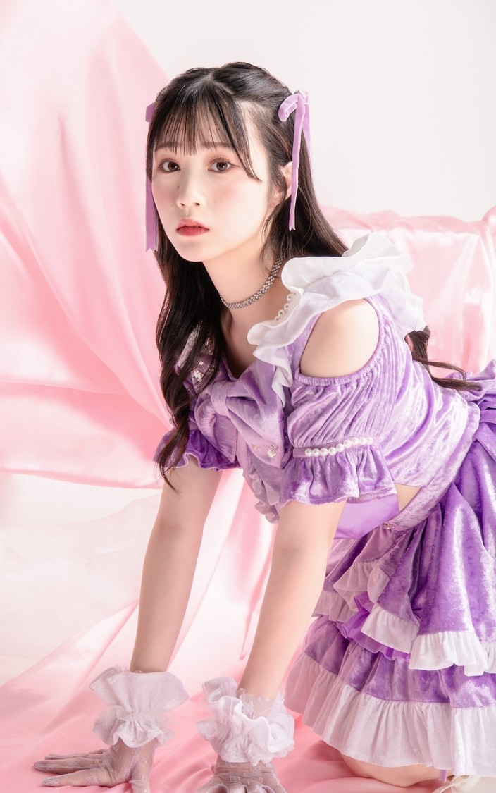 菅谷夏子（メンバーカラー：ホワイト）