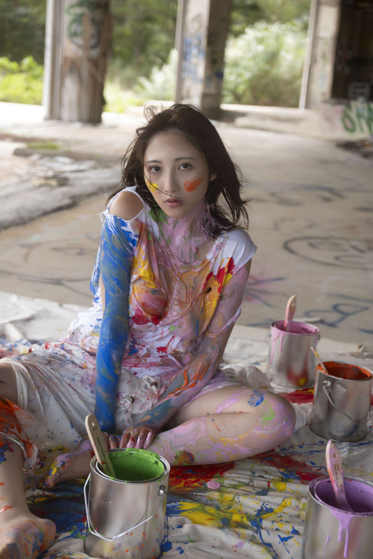 辻りりさファースト写真集『タイトル未定』