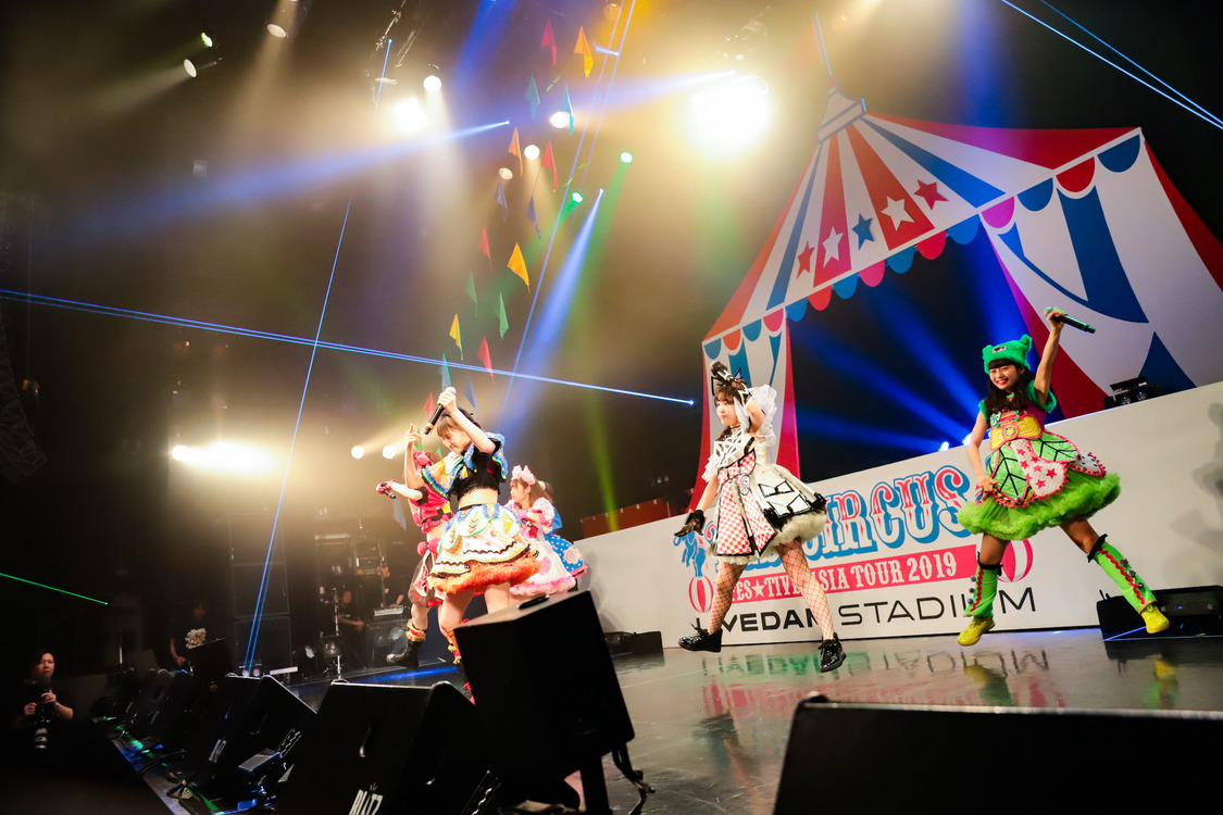 FES☆TIVEアジアツアー＜THE CIRCUS／ザ・サーカス＞ファイナル＆6周年記念公演より