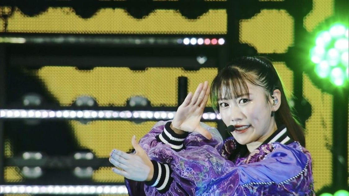 「ももクロ【LIVE】MONONOFU NIPPON feat. 布袋寅泰（from QUEEN OF STGAGE 15th Anniversary Tour MOMOIRO CLOVER Z 東京公演DAY2）」より